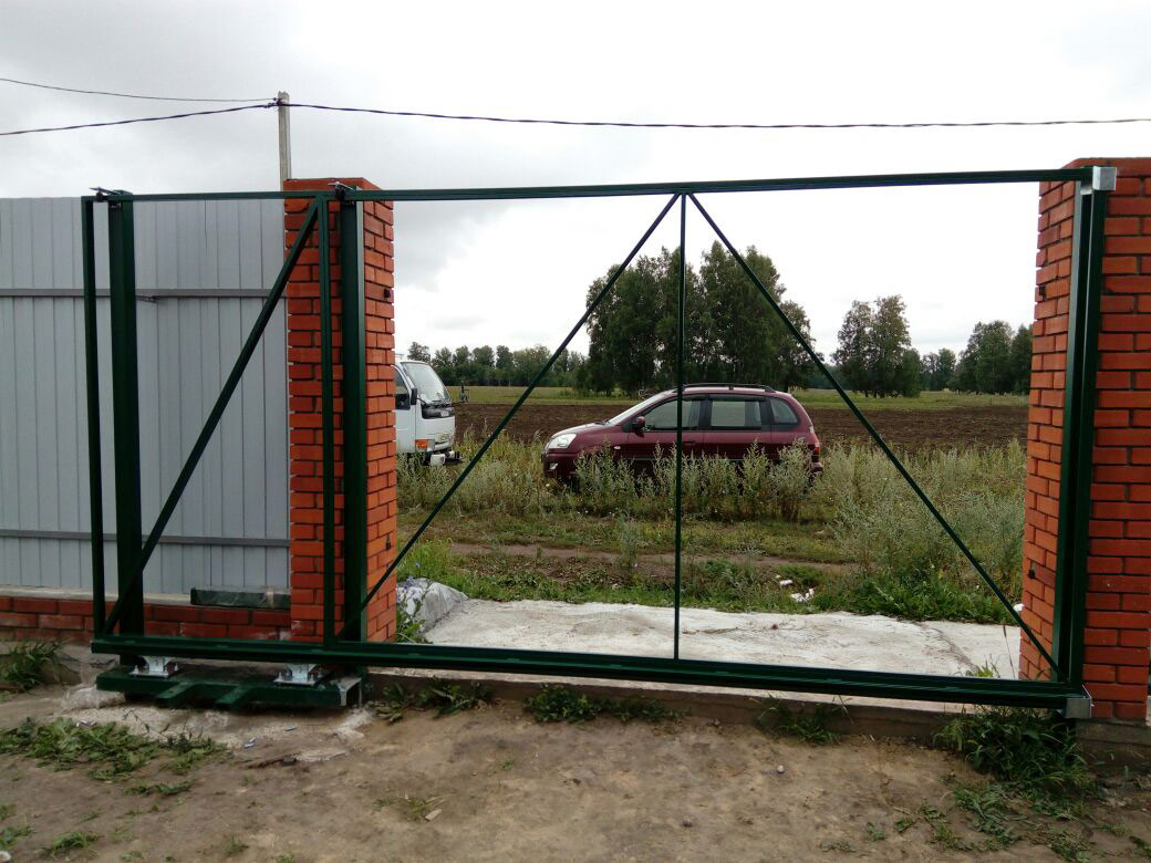 Откатные ворота в Морском.